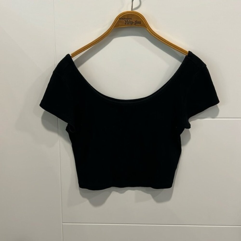 Mossimo black crop top size  medium